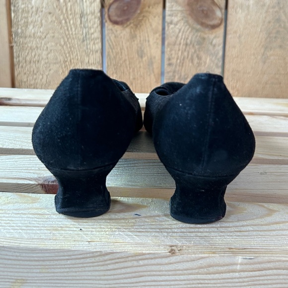 90s Stuart Weitzman Black Perforated Suede Kitten Heels, Size 7.5 Made in Spain - Picture 6 of 14